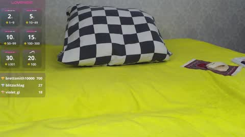 mira_one_ online show from 02.08.25