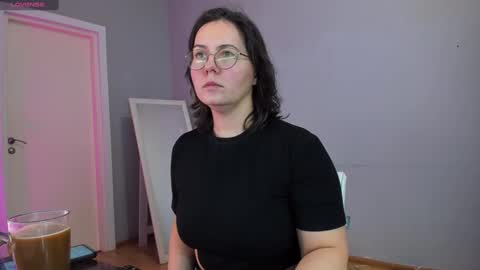 Snapshot of miradiaz chatting on 02.25.25 Meera online show from 02.25.25