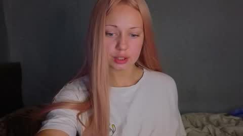 Snapshot of mirahardmanxx chatting on 10.12.25 Happy New Year  online show from 10.12.25