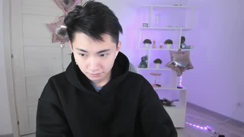 Snapshot of miram_yoo chatting on 12.02.24 online show from 12.02.24