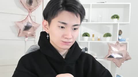 Snapshot of miram_yoo chatting on 12.13.24 online show from 12.13.24