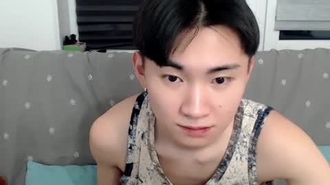 Snapshot of miram_yoo chatting on 01.04.25 online show from 01.04.25
