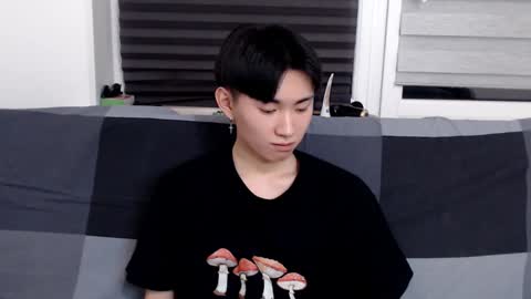 Snapshot of miram_yoo chatting on 01.11.25 online show from 01.11.25