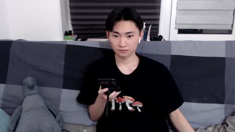 Snapshot of miram_yoo chatting on 01.12.25 online show from 01.12.25