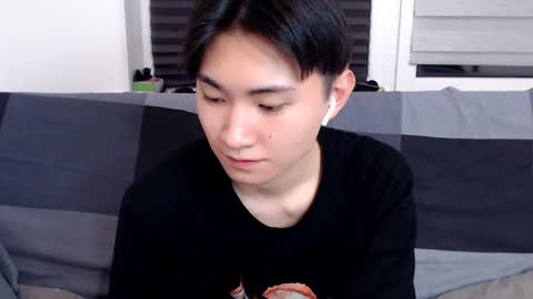 Snapshot of miram_yoo chatting on 01.13.25 online show from 01.13.25