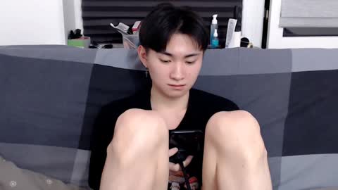 Snapshot of miram_yoo chatting on 01.15.25 online show from 01.15.25