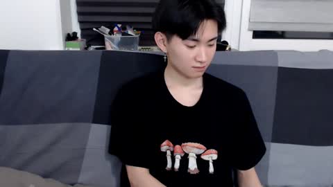 Snapshot of miram_yoo chatting on 01.17.25 online show from 01.17.25