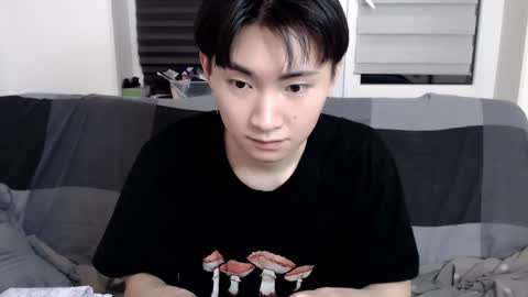 Snapshot of miram_yoo chatting on 01.18.25 online show from 01.18.25