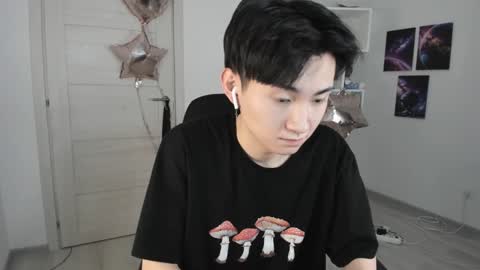 Snapshot of miram_yoo chatting on 01.22.25 online show from 01.22.25