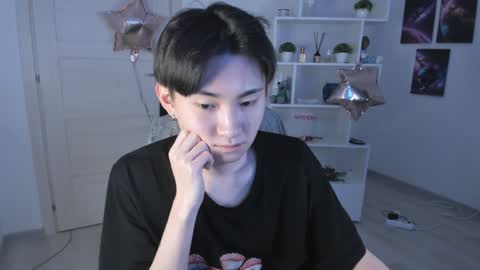 Snapshot of miram_yoo chatting on 01.23.25 online show from 01.23.25