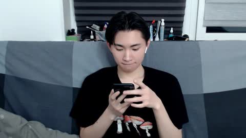 Snapshot of miram_yoo chatting on 01.26.25 online show from 01.26.25