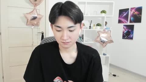 Snapshot of miram_yoo chatting on 02.26.25 online show from 02.26.25