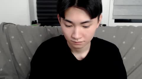 Snapshot of miram_yoo chatting on 03.02.25 online show from 03.02.25