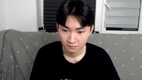 Snapshot of miram_yoo chatting on 03.07.25 online show from 03.07.25