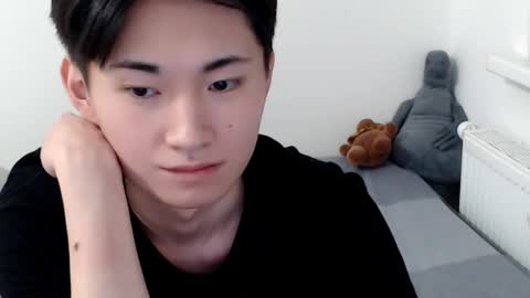 Snapshot of miram_yoo chatting on 10.15.25 online show from 10.15.25