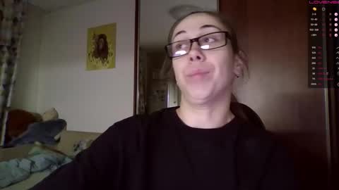 Snapshot of miranda_wish chatting on 09.23.25 MIRANDA online show from 09.23.25