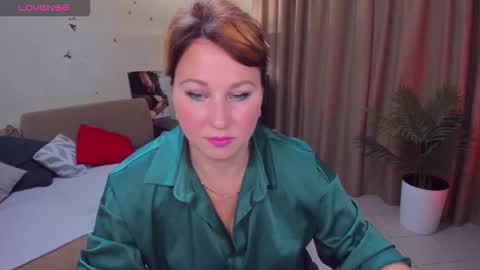 Snapshot of mirandadyson chatting on 09.13.25 MirandaDyson online show from 09.13.25