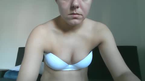 Snapshot of mirra_sins chatting on 10.16.25 Mirra online show from 10.16.25