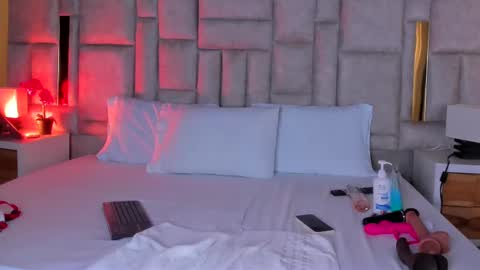 Miss Abigail  online show from 11.21.25