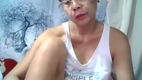 Snapshot of miss_capricorn chatting on 10.17.25 miss_capricorn online show from 10.17.25