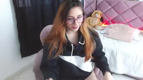 Snapshot of miss_issaa chatting on 10.06.25 Isabella online show from 10.06.25