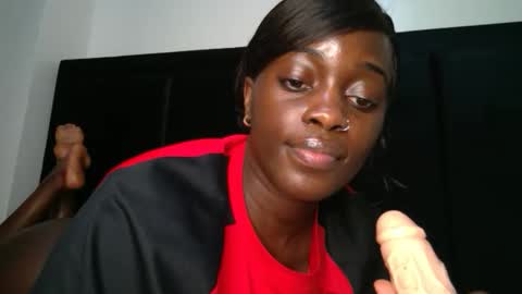 SensuElle  WHAT I DONT SHOW HERE... YOULL ONLY SEE IN PRIVATE  online show from 10.11.25