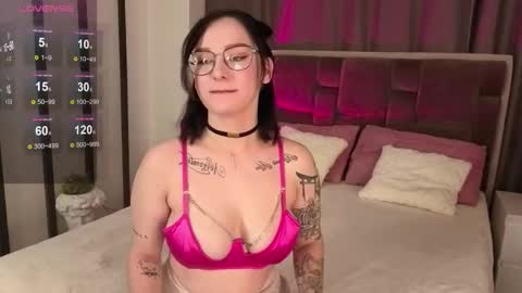 Snapshot of miss_kitty292 chatting on 10.19.25 Gven dont forget to thumbs up me online show from 10.19.25