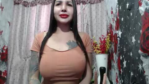 Snapshot of miss_lianslim chatting on 10.02.25 inday online show from 10.02.25