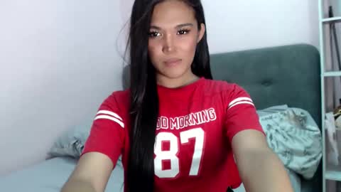 Snapshot of miss_scarletslut chatting on 10.04.25 Scarlet Slut online show from 10.04.25