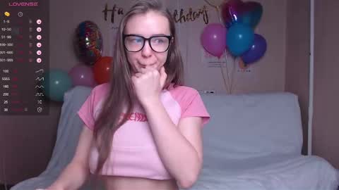 Snapshot of miss_sweetbb chatting on 12.02.24 Bella online show from 12.02.24