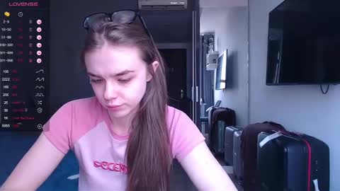 Snapshot of miss_sweetbb chatting on 01.26.25 Bella online show from 01.26.25
