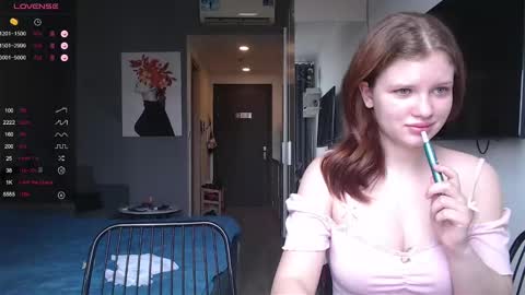 Snapshot of miss_sweetbb chatting on 01.30.25 Bella online show from 01.30.25