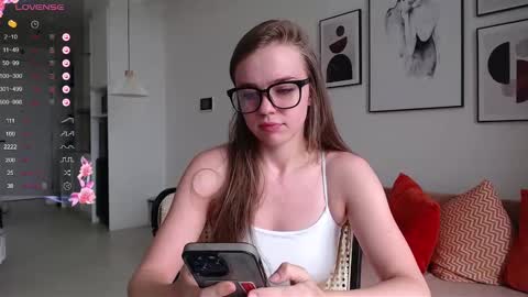 Snapshot of miss_sweetbb chatting on 03.02.25 Bella online show from 03.02.25