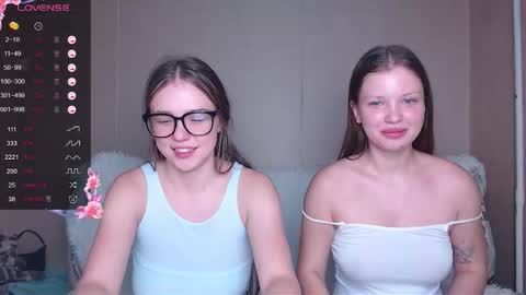 Snapshot of miss_sweetbb chatting on 09.09.25 Bella online show from 09.09.25