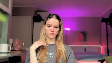 Snapshot of miss_sweetdream chatting on 12.26.24 Emily online show from 12.26.24