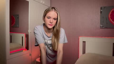 Snapshot of miss_sweetdream chatting on 01.22.25 Emily online show from 01.22.25