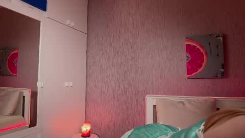 Snapshot of miss_sweetdream chatting on 02.10.25 Emily online show from 02.10.25