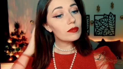 Snapshot of missbeverlymills chatting on 12.22.24 The divine Beverly online show from 12.22.24