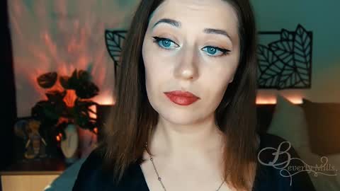 Snapshot of missbeverlymills chatting on 01.17.25 The divine Beverly online show from 01.17.25