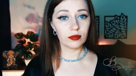 Snapshot of missbeverlymills chatting on 02.13.25 The divine Beverly online show from 02.13.25