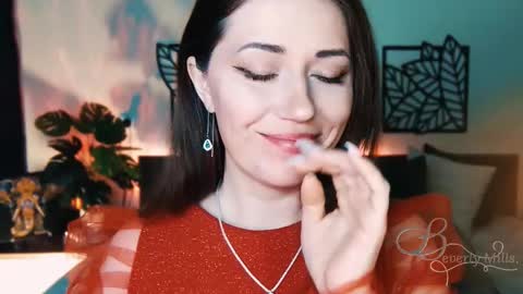 Snapshot of missbeverlymills chatting on 02.16.25 The divine Beverly online show from 02.16.25