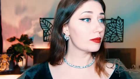 Snapshot of missbeverlymills chatting on 02.26.25 The divine Beverly online show from 02.26.25