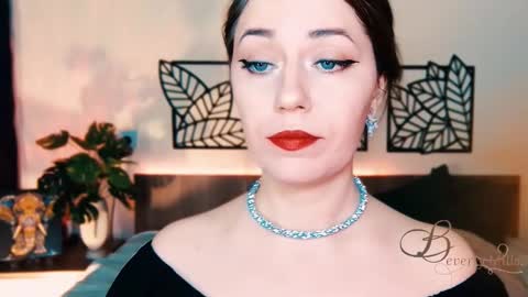 Snapshot of missbeverlymills chatting on 02.27.25 The divine Beverly online show from 02.27.25