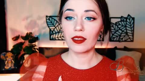 Snapshot of missbeverlymills chatting on 02.28.25 The divine Beverly online show from 02.28.25