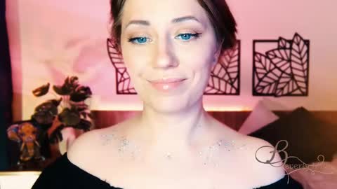 Snapshot of missbeverlymills chatting on 03.08.25 The divine Beverly online show from 03.08.25