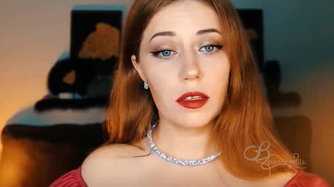 Snapshot of missbeverlymills chatting on 09.30.25 The divine Beverly online show from 09.30.25