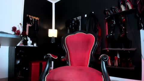 Snapshot of missdarklady chatting on 01.31.25 Missdarklady online show from 01.31.25