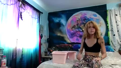 Snapshot of misseeva chatting on 09.19.25 MissEeva online show from 09.19.25