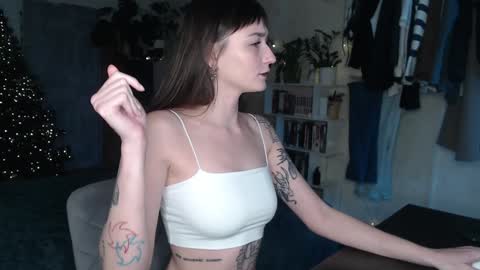 Snapshot of missfiti chatting on 12.21.24 missfiti online show from 12.21.24