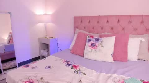 Melany Hiller online show from 10.08.25